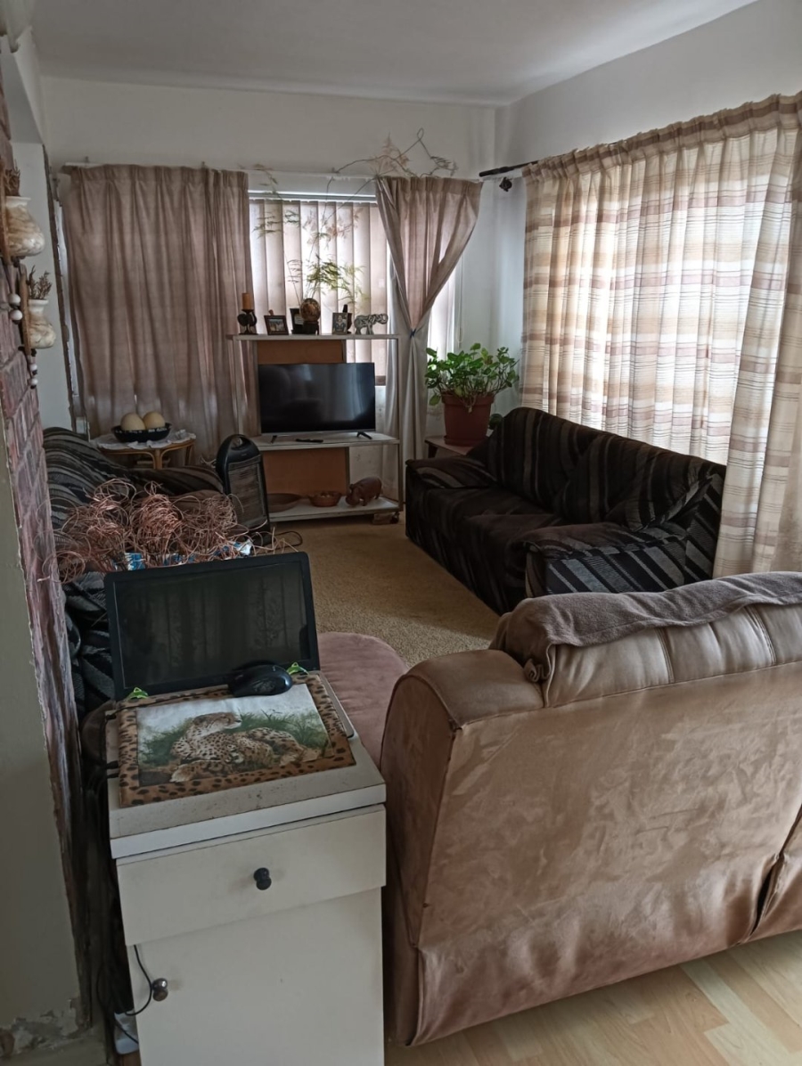 5 Bedroom Property for Sale in Wavecrest Eastern Cape